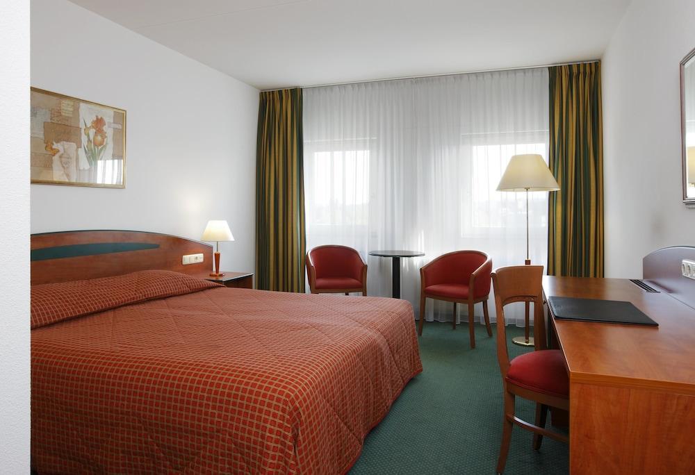 Nh Maastricht Hotel Exterior photo